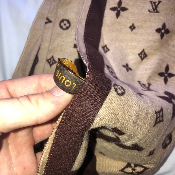 COPY - Part of the 2016 Louis Vuitton online drop - Picture 3 of 3